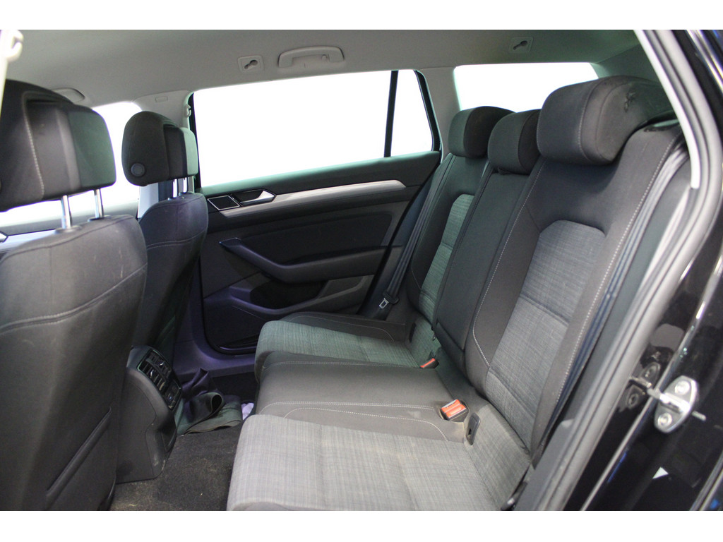 Passat Variant 2.0 TDI Business DSG *NAV,AHK,LED,APP,ACC*