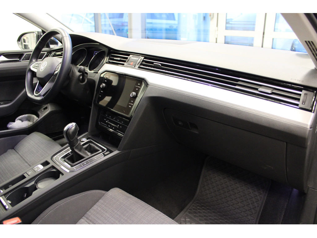 Passat Variant 2.0 TDI Business DSG *NAV,AHK,LED,APP,ACC*