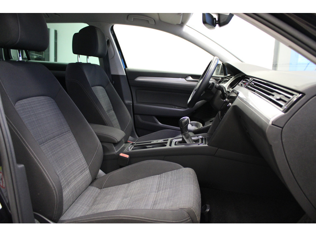 Passat Variant 2.0 TDI Business DSG *NAV,AHK,LED,APP,ACC*