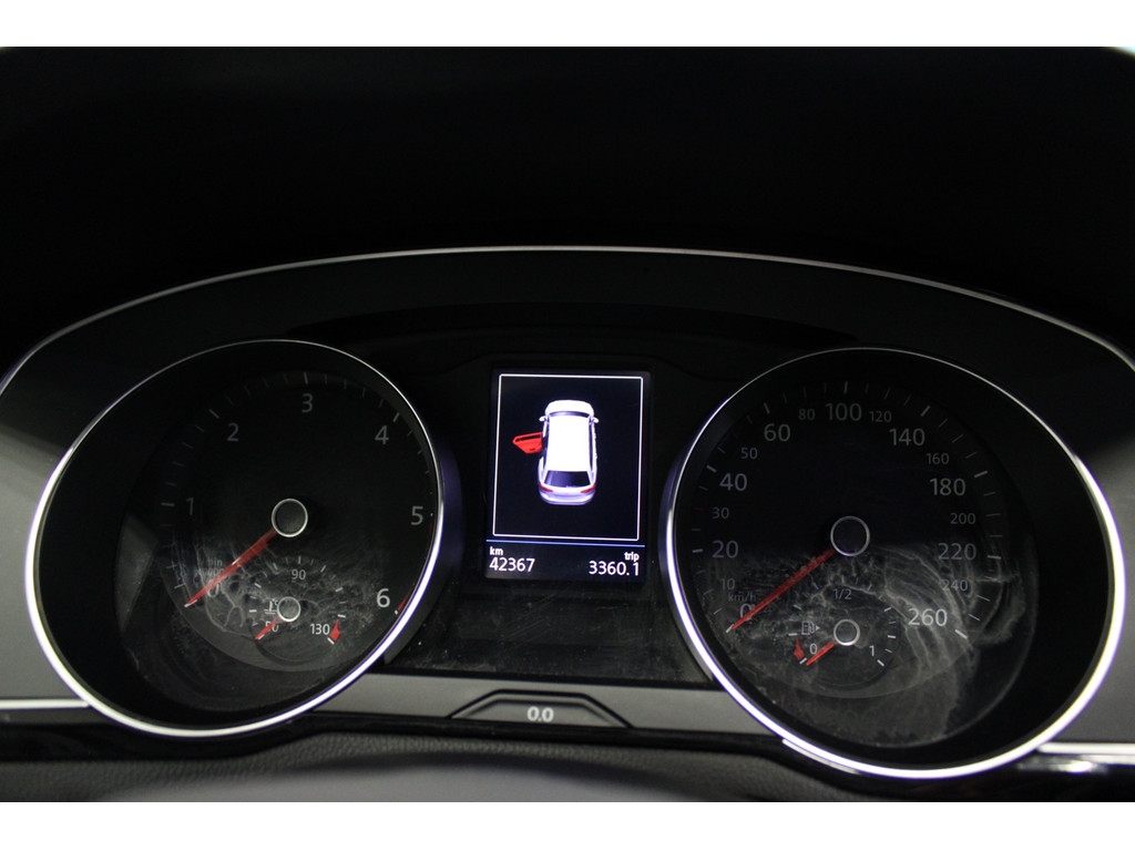 Passat Variant 2.0 TDI Business DSG *NAV,AHK,LED,APP,ACC*
