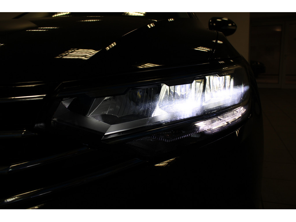 Passat Variant 2.0 TDI Business DSG *NAV,AHK,LED,APP,ACC*