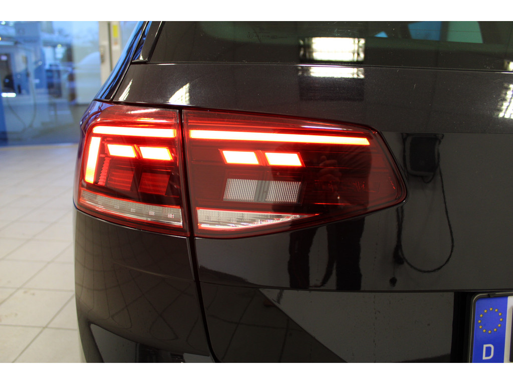 Passat Variant 2.0 TDI Business DSG *NAV,AHK,LED,APP,ACC*