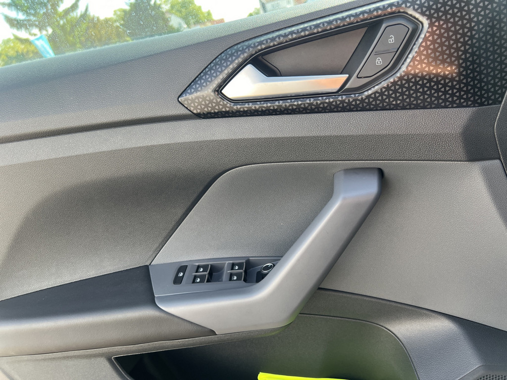 T-Cross 1.0l TSI Style OPF *NAV*Licht+Sicht*ACC*R.-Kamera*LED*APP-Conn