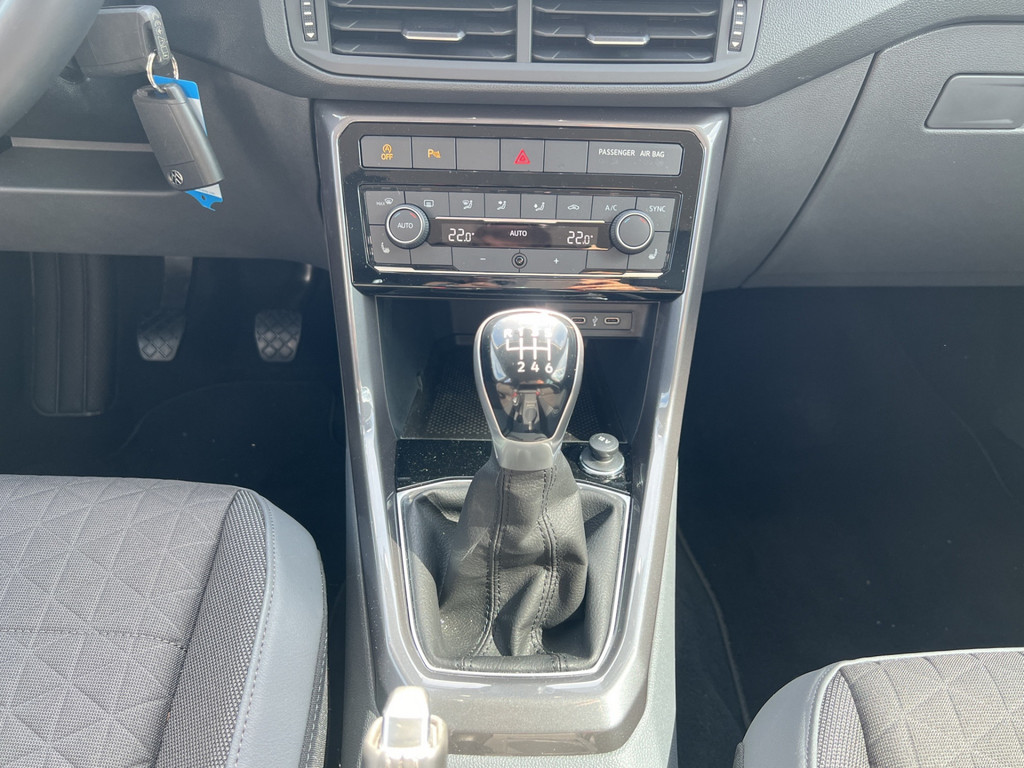 T-Cross 1.0l TSI Style OPF *NAV*Licht+Sicht*ACC*R.-Kamera*LED*APP-Conn