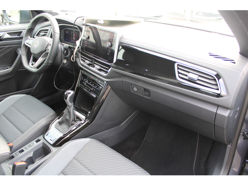 T-Roc Cabriolet 1.5 TSI R-Line *NAV,Dig.Cockpit,2-ZonenKlima,SHZ,LED,A