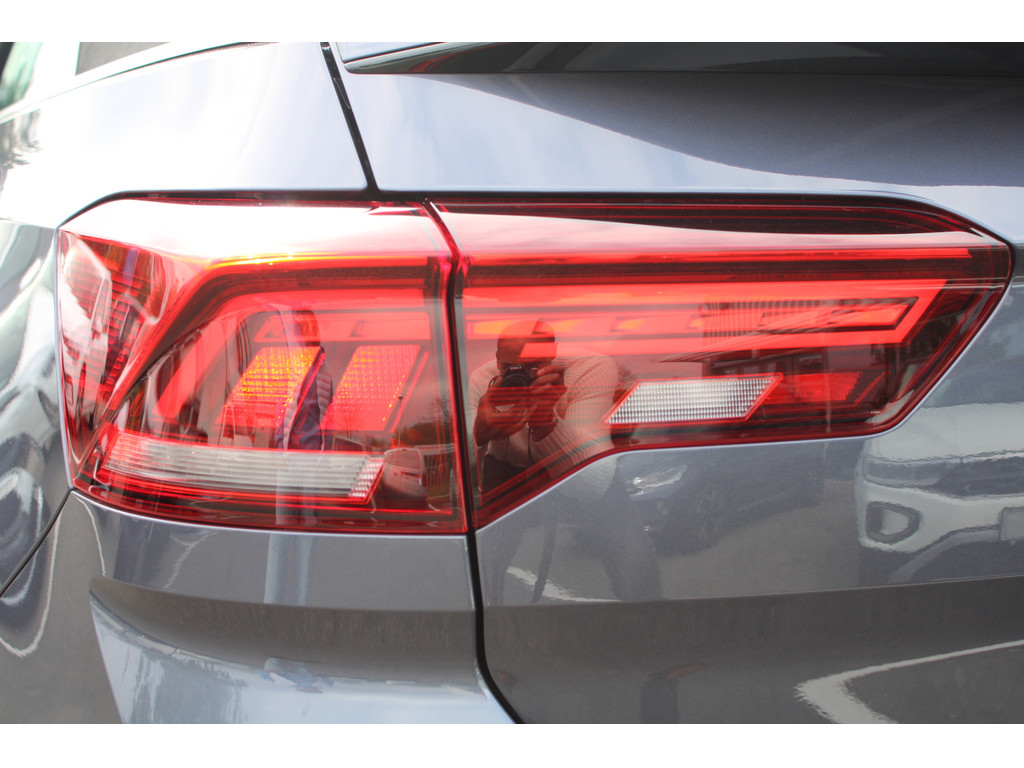 T-Roc Cabriolet 1.5 TSI R-Line *NAV,Dig.Cockpit,2-ZonenKlima,SHZ,LED,A
