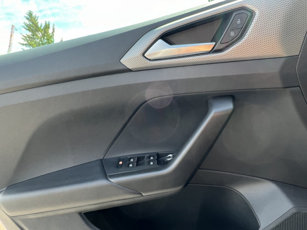 T-Cross 1.0 TSI Active DSG *NAV, APP, ACC, R.-Kamera, 2-Zonen Klim