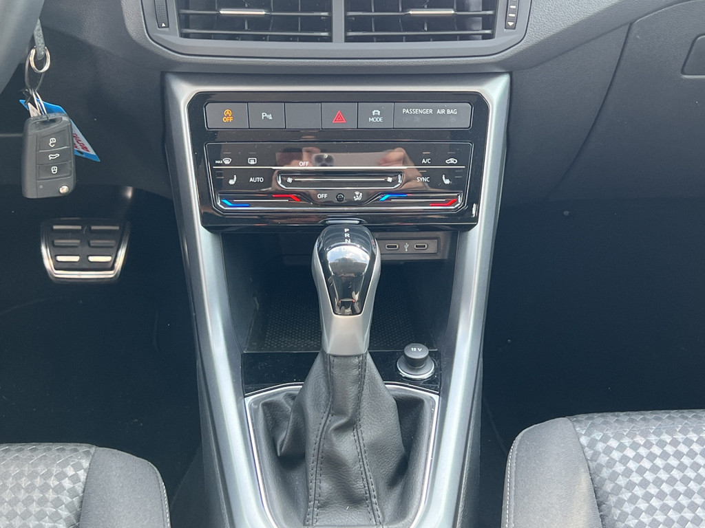 T-Cross 1.0 TSI Active DSG *NAV, APP, ACC, R.-Kamera, 2-Zonen Klim