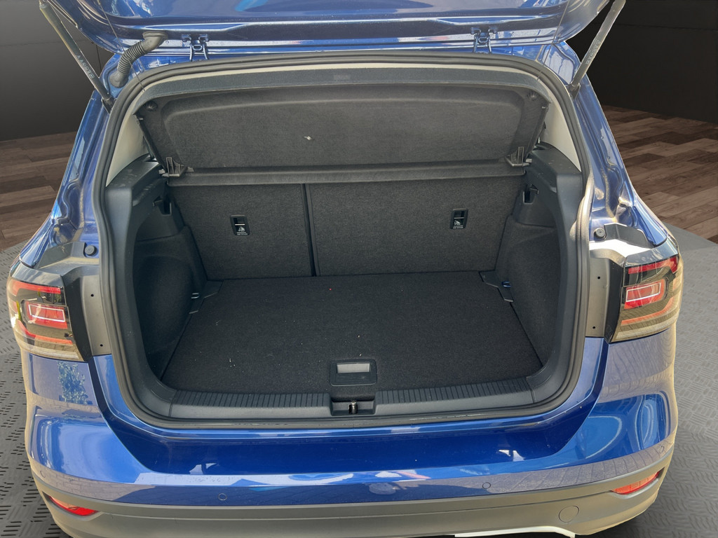 T-Cross 1.0 TSI Active DSG *NAV, APP, ACC, R.-Kamera, 2-Zonen Klim