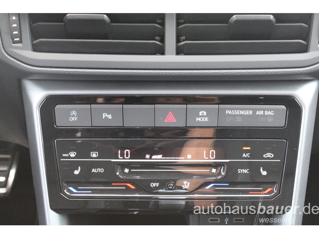 T-Cross 1.0 TSI Active DSG *NAV, APP, ACC, R.-Kamera, 2-Zonen Klim