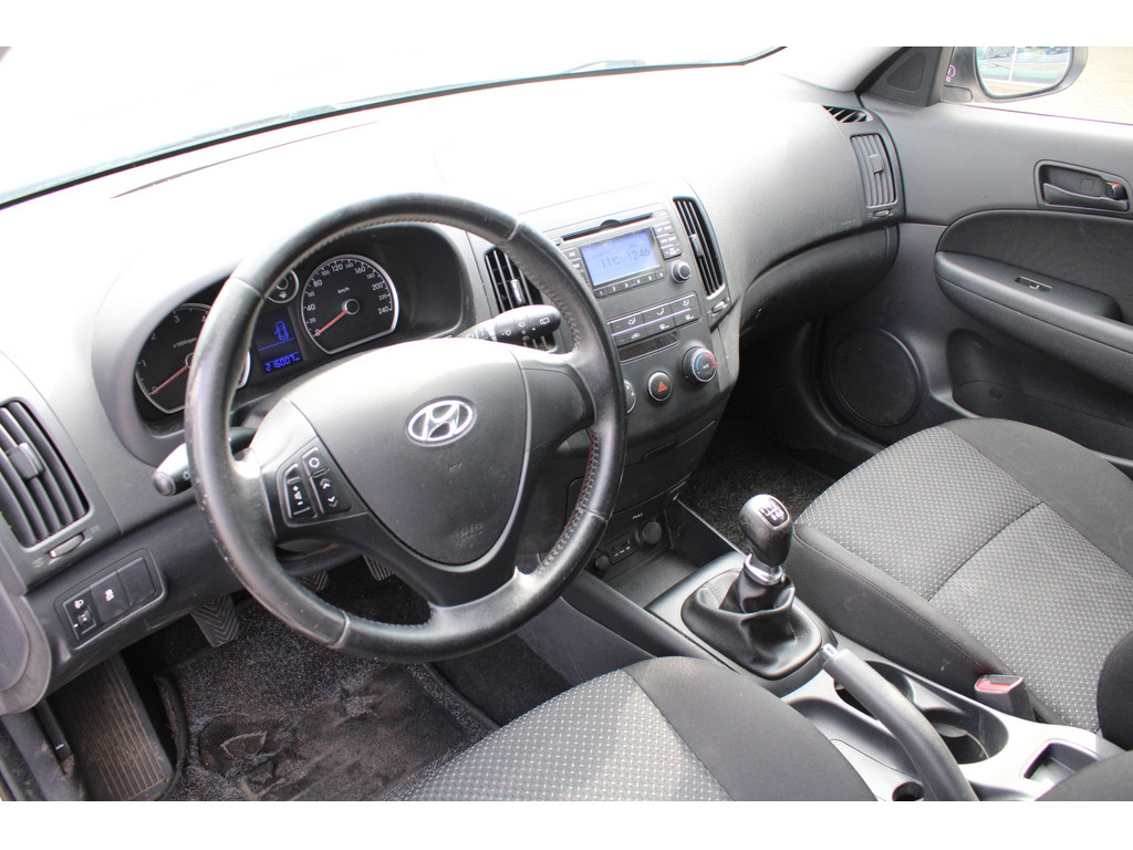 i30 1.6 CRDi DPF Classic *Gewerbe/Export,Klima,ZV,Isofix*