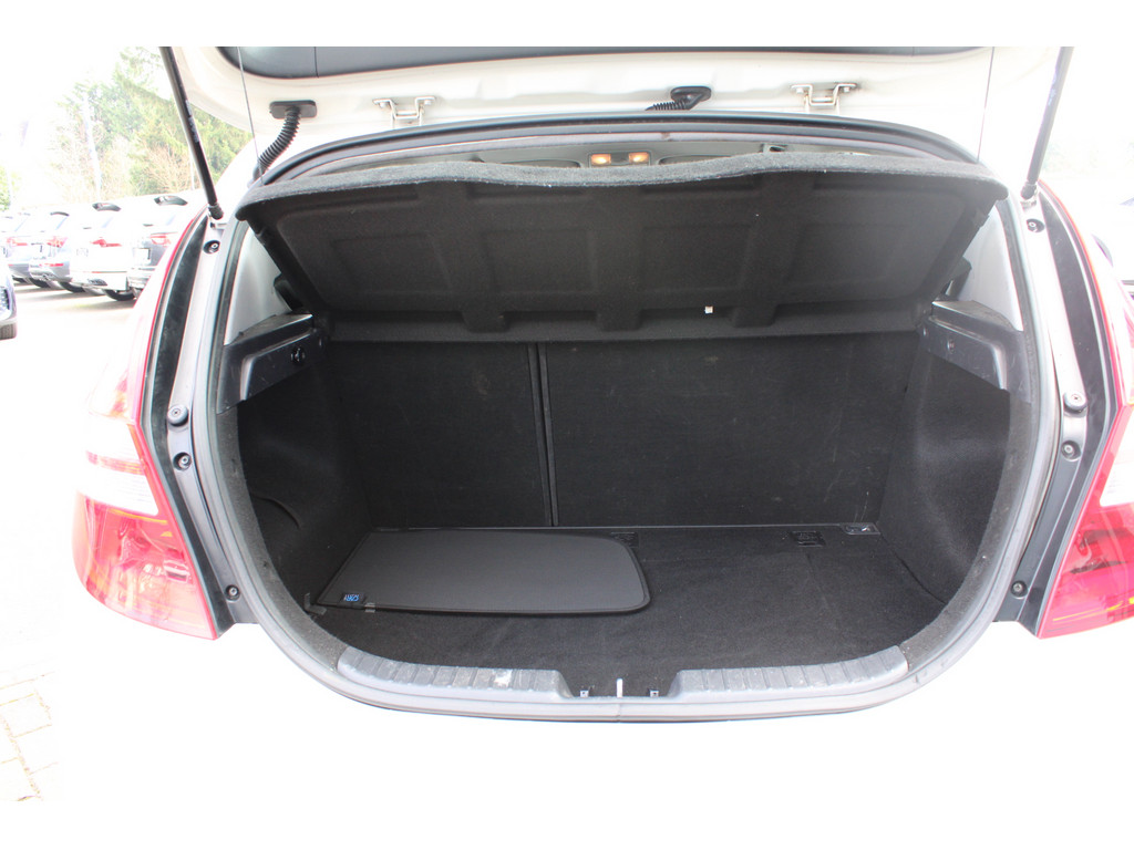 i30 1.6 CRDi DPF Classic *Gewerbe/Export,Klima,ZV,Isofix*
