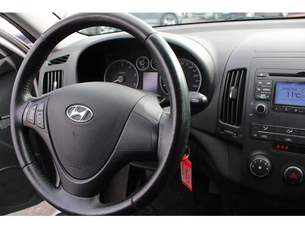 i30 1.6 CRDi DPF Classic *Gewerbe/Export,Klima,ZV,Isofix*