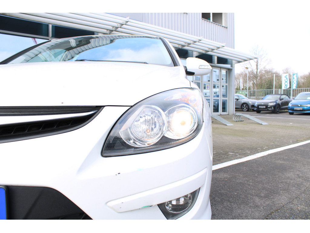 i30 1.6 CRDi DPF Classic *Gewerbe/Export,Klima,ZV,Isofix*