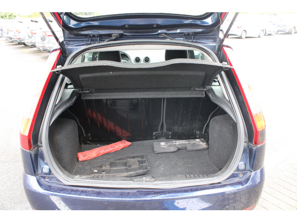 Fiesta 1.4l Ghia *Gewerbe/Export,WSS-beheizbar,Gurtstraffer,ZV-FB,Klim