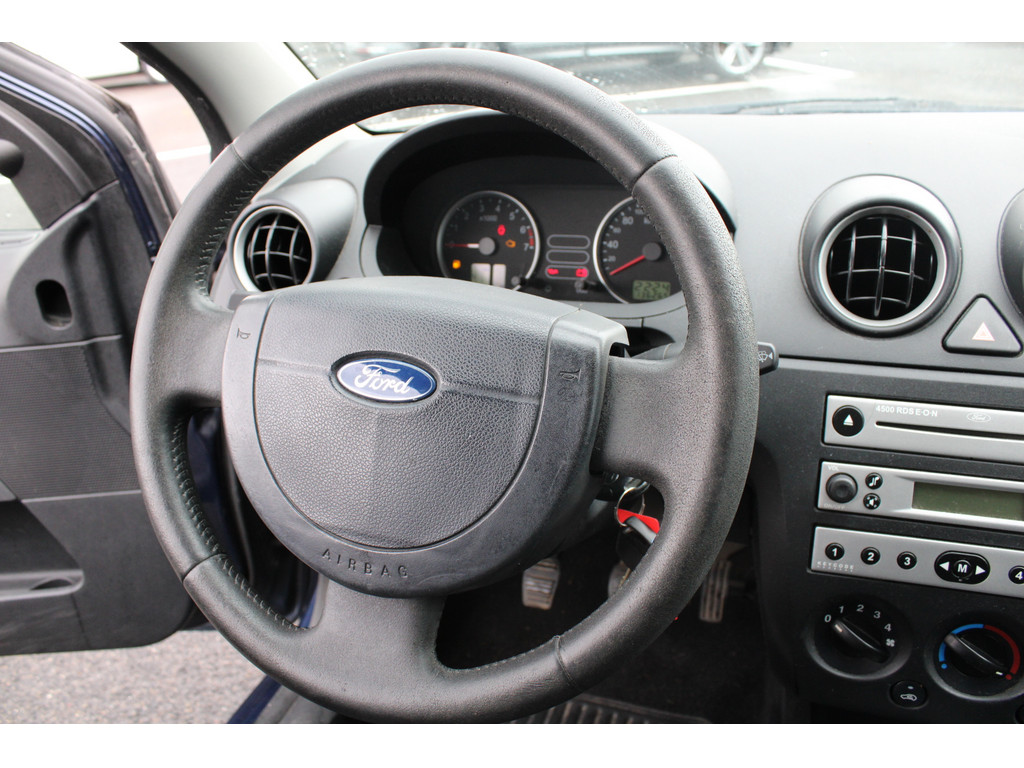 Fiesta 1.4l Ghia *Gewerbe/Export,WSS-beheizbar,Gurtstraffer,ZV-FB,Klim