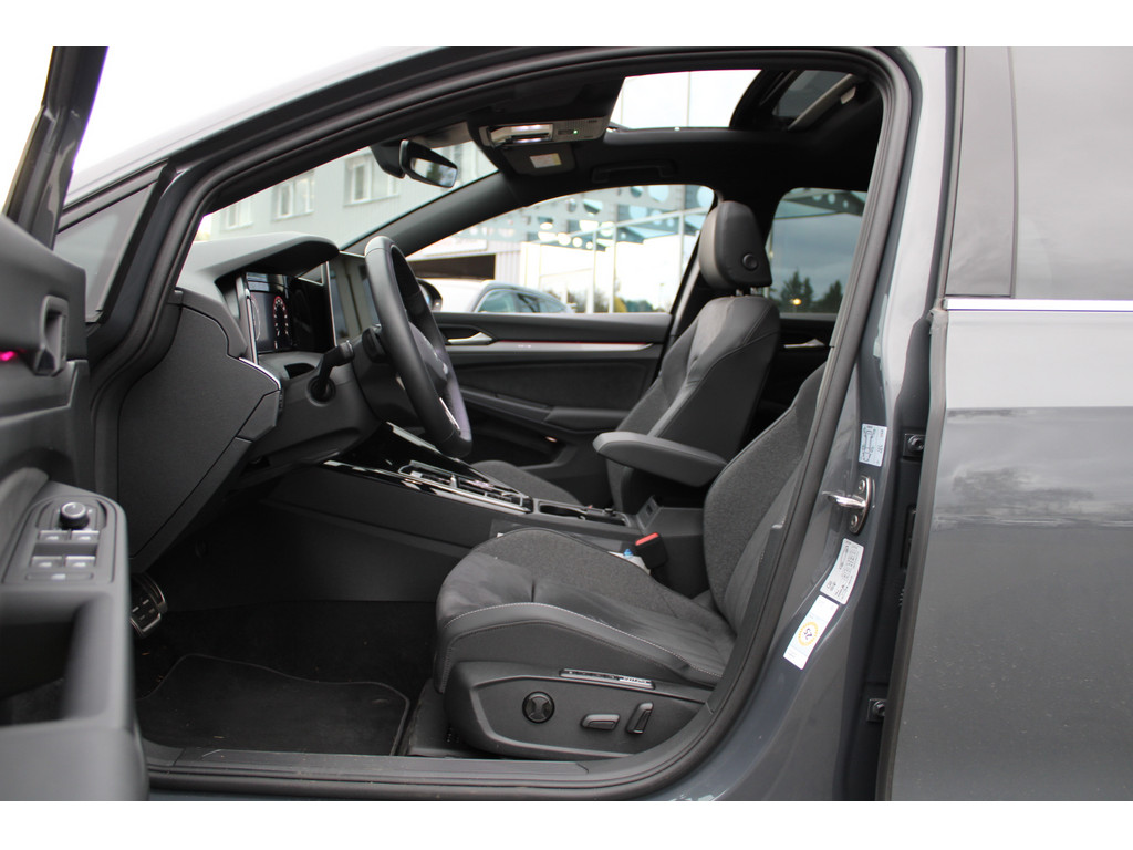 Golf VIII 1.5l eTSI Edition 50 *Licht+Sicht,Winterpaket,DCC,DigitalCoc