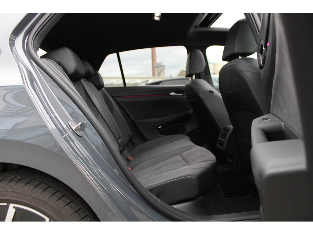 Golf VIII 1.5l eTSI Edition 50 *Licht+Sicht,Winterpaket,DCC,DigitalCoc