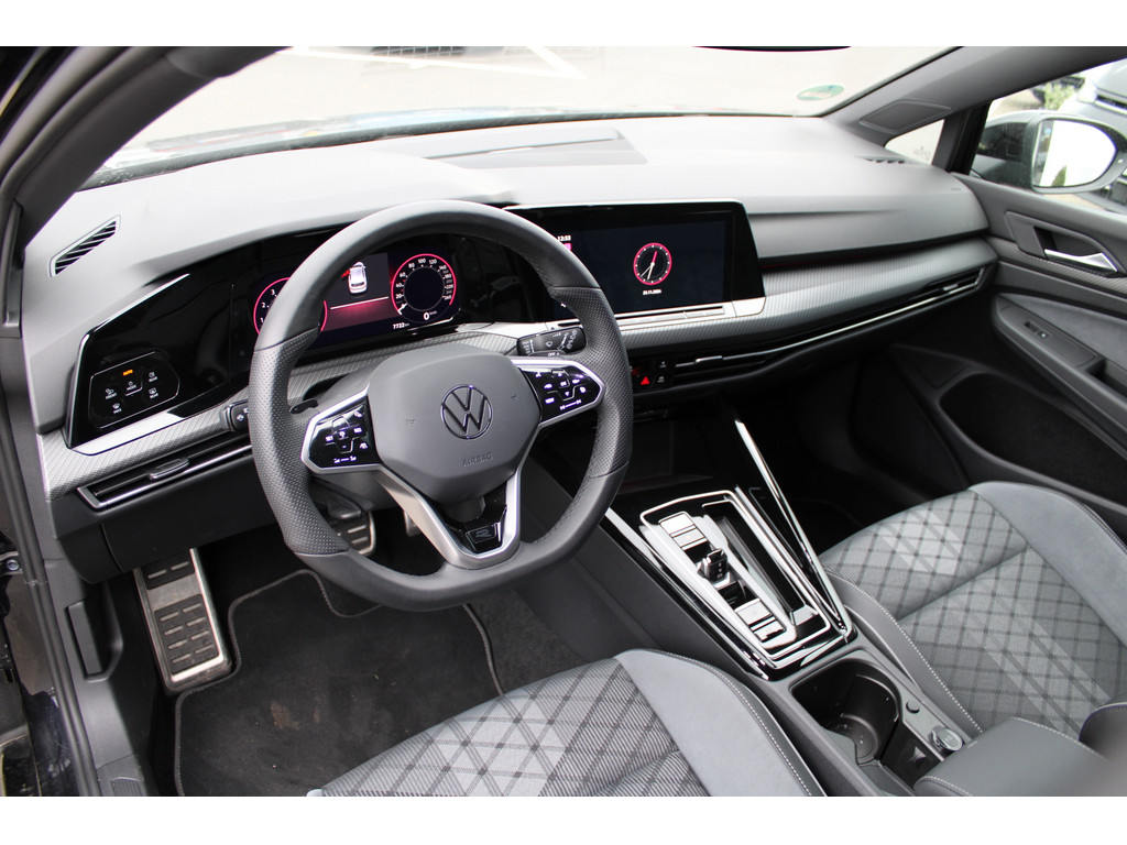 Golf VIII 1.5l eTSI R-Line *IQMatrixLED,KeylessStart,R.Kamera,NAV,SHZ,
