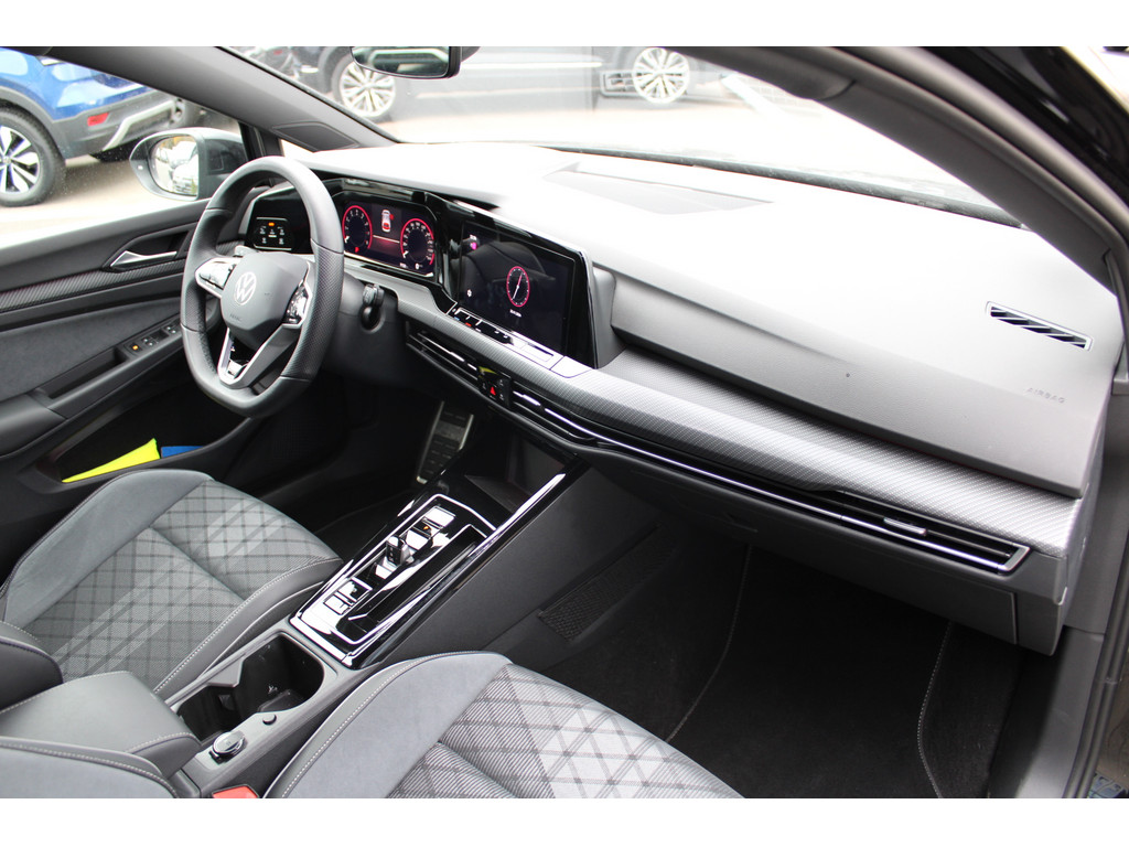 Golf VIII 1.5l eTSI R-Line *IQMatrixLED,KeylessStart,R.Kamera,NAV,SHZ,