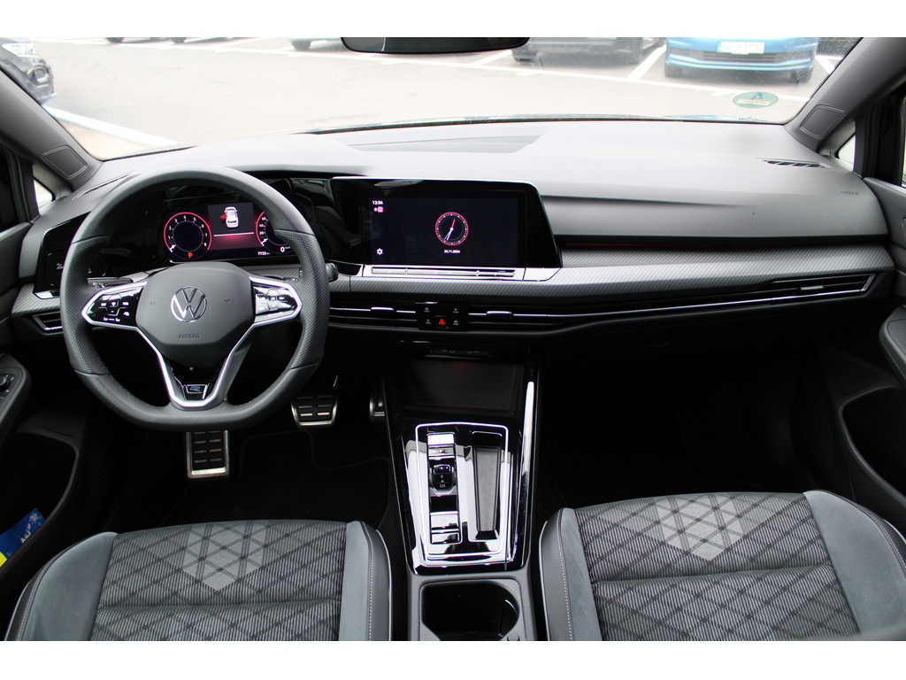 Golf VIII 1.5l eTSI R-Line *IQMatrixLED,KeylessStart,R.Kamera,NAV,SHZ,