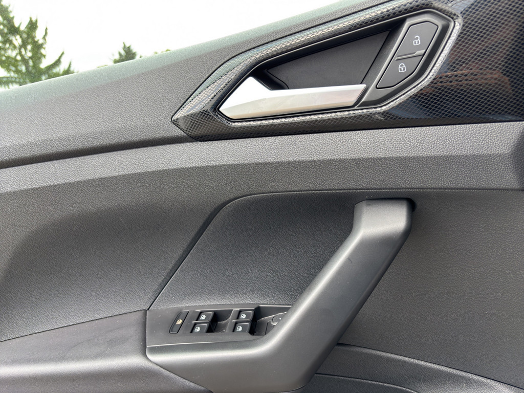 T-Cross 1.0 TSI Life *IQDrive,ACC,APP,SHZ,Licht+Sicht,LED,DigitalCockp