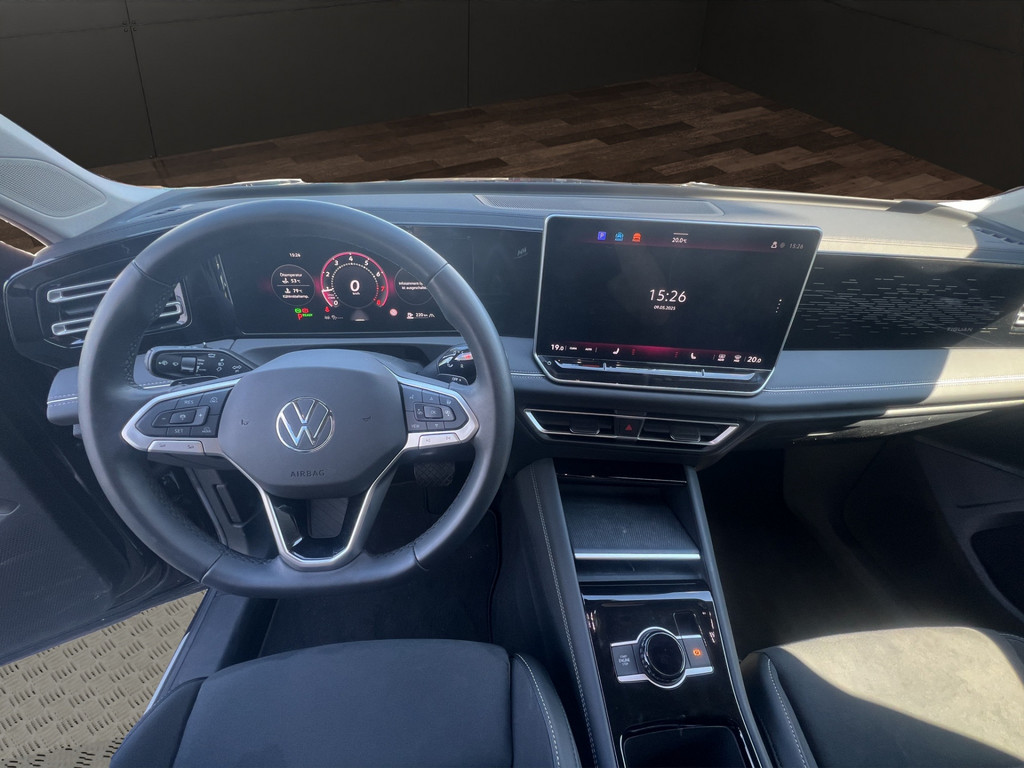 Tiguan 1.5 eTSI Elegance *IQLightHDMatrix,ACC,APP,3ZonenKlima*