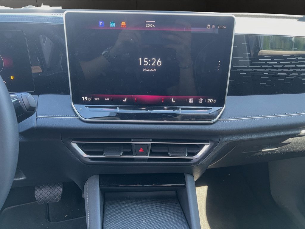Tiguan 1.5 eTSI Elegance *IQLightHDMatrix,ACC,APP,3ZonenKlima*