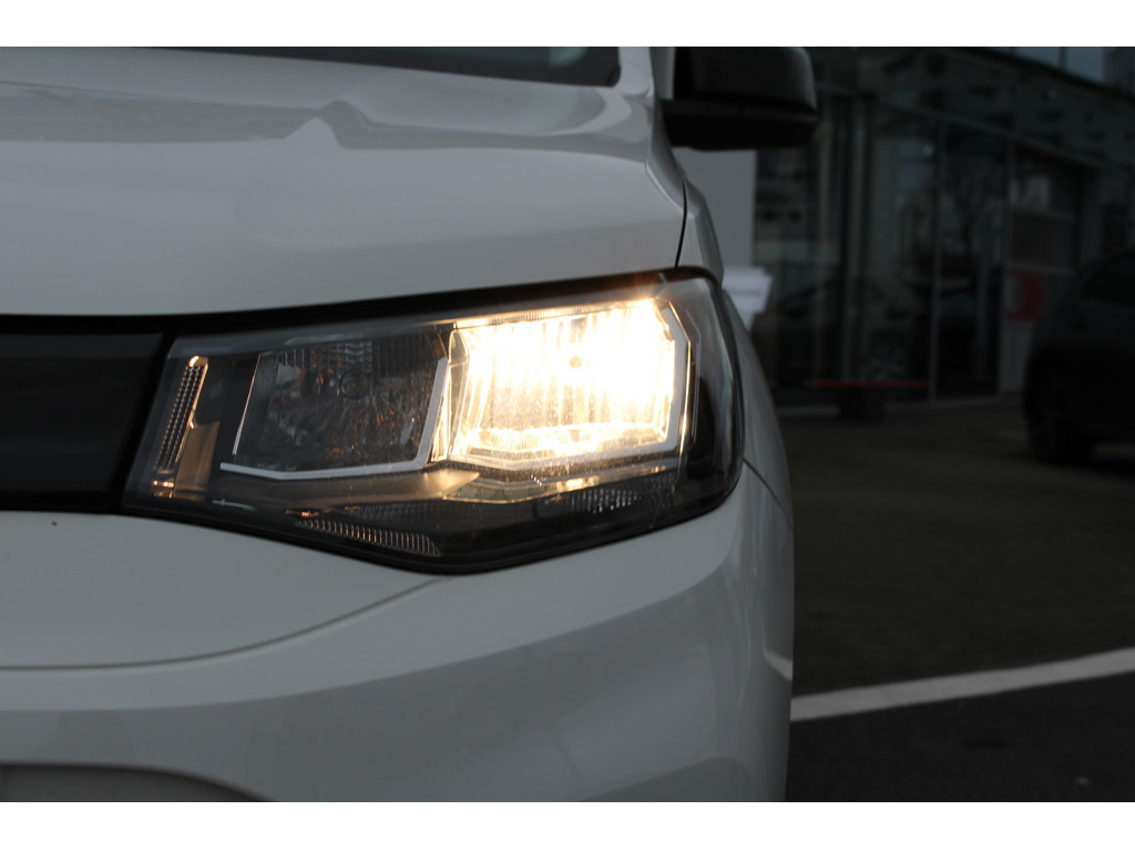 Caddy 5 Sitzer 2,0 TDI SCR Frontantrieb 6-Gang Radst.2755 mm *L