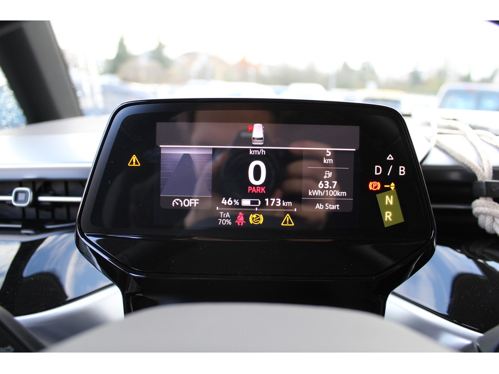 ID. Buzz Pro Motor: 150 kW 204 PS 77 kWh Getriebe: 1-Gang-Automatikg