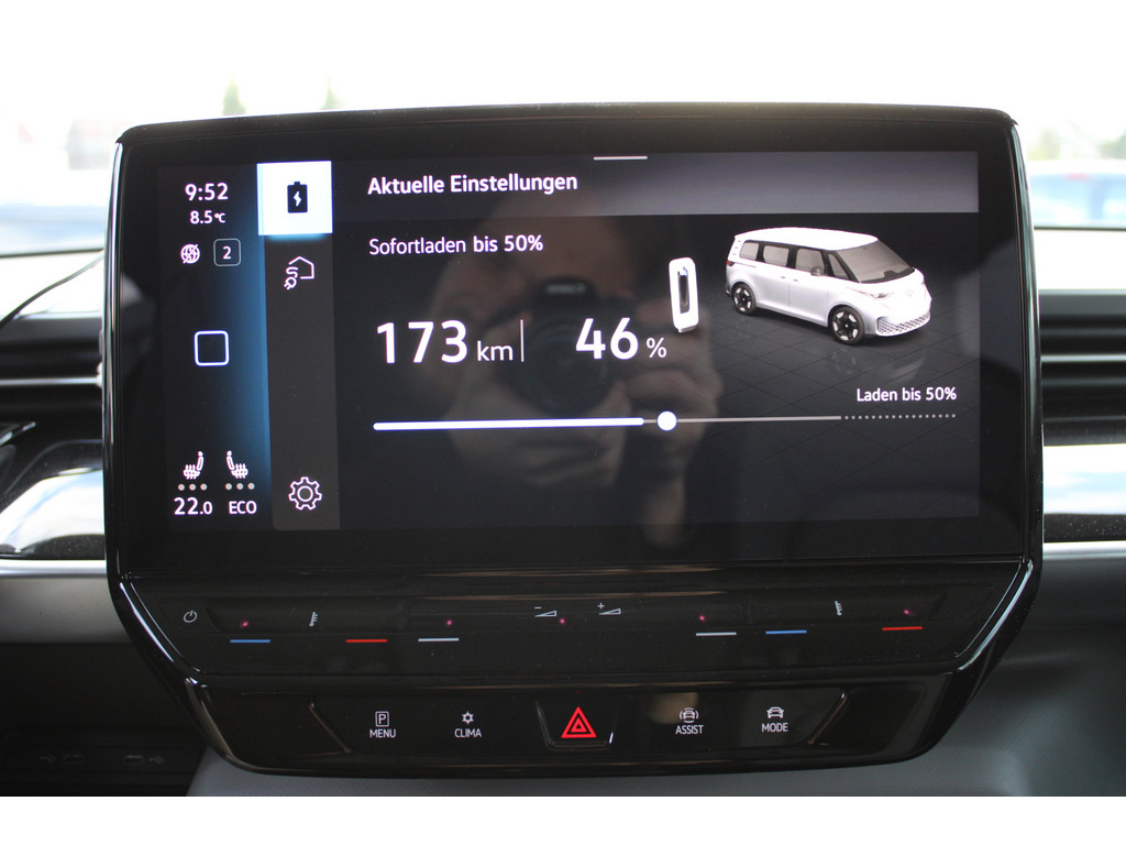 ID. Buzz Pro Motor: 150 kW 204 PS 77 kWh Getriebe: 1-Gang-Automatikg