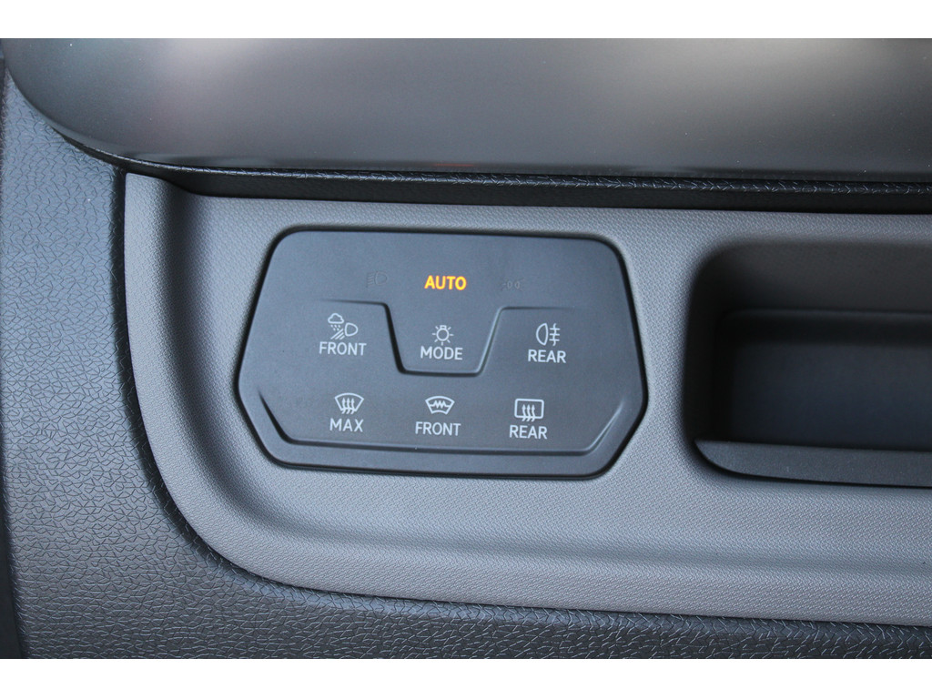 ID. Buzz Pro Motor: 150 kW 204 PS 77 kWh Getriebe: 1-Gang-Automatikg