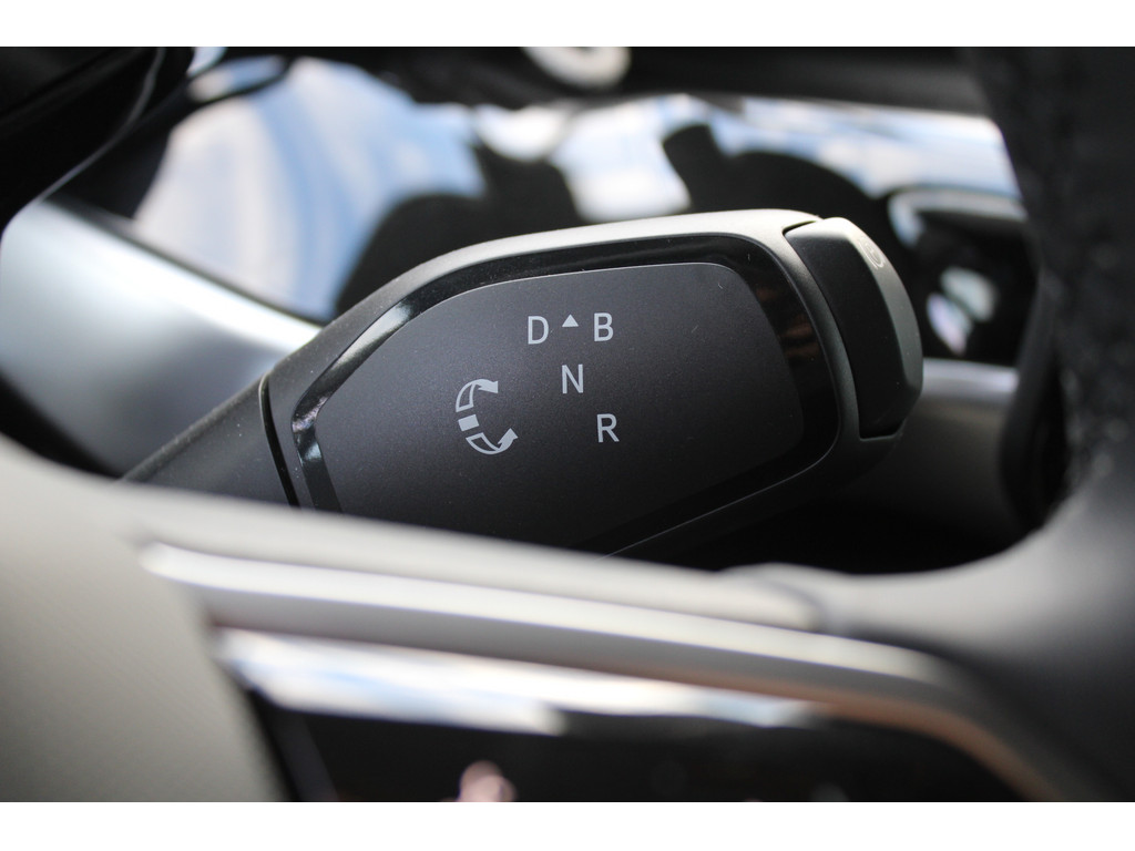 ID. Buzz Pro Motor: 150 kW 204 PS 77 kWh Getriebe: 1-Gang-Automatikg
