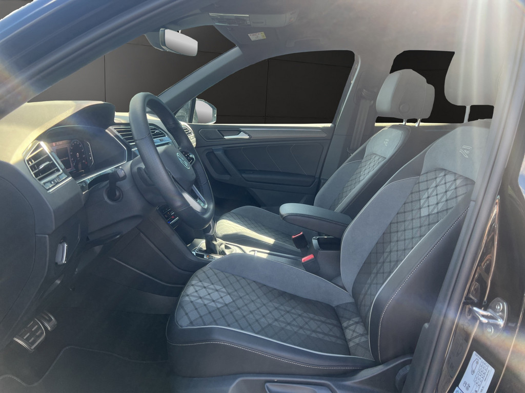 Tiguan 1.5l TSI R-Line *Pano,CargoPake,ACC,APP,NAV,EasyOpen,LED,3Zonen