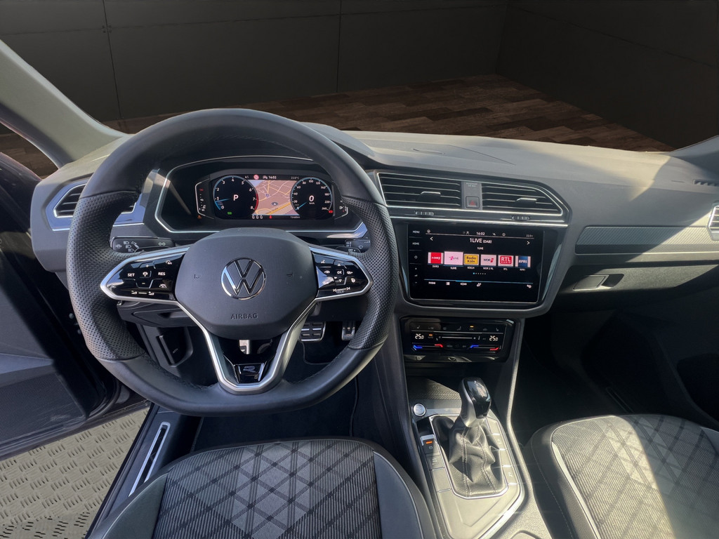 Tiguan 1.5l TSI R-Line *Pano,CargoPake,ACC,APP,NAV,EasyOpen,LED,3Zonen