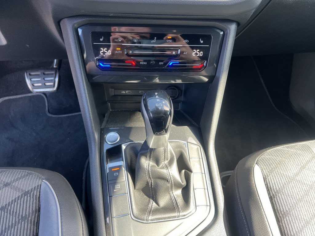 Tiguan 1.5l TSI R-Line *Pano,CargoPake,ACC,APP,NAV,EasyOpen,LED,3Zonen