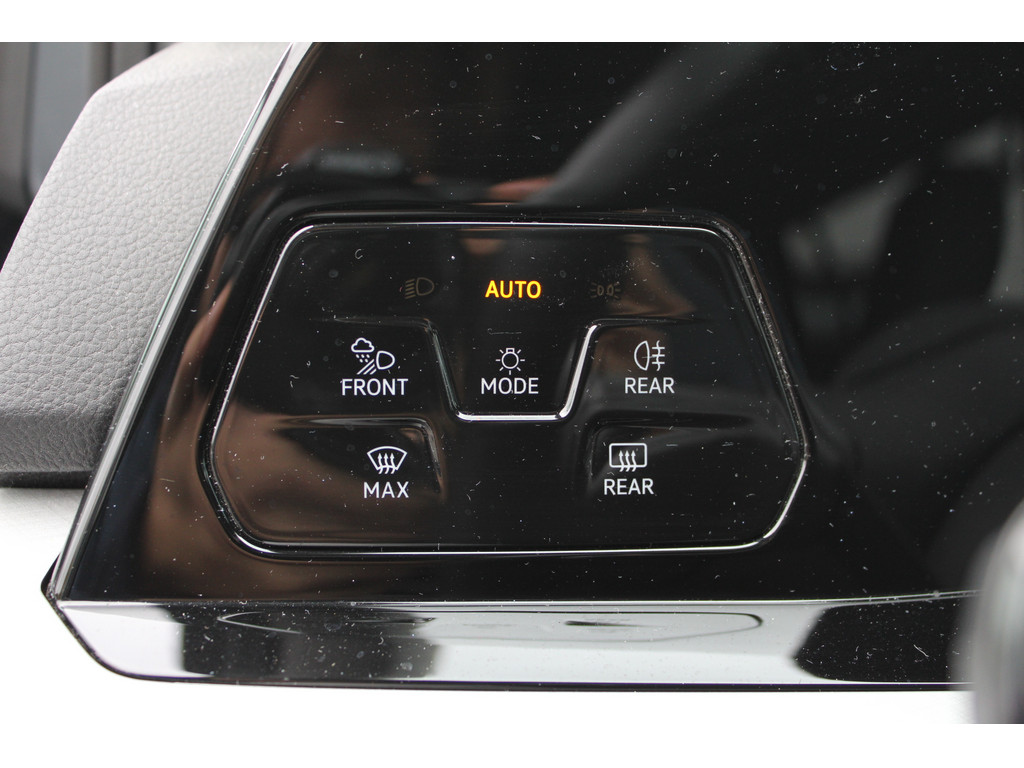 Golf VIII 1.5l TSI Life *WinterPaket,LED,WeConnect,AirCareKlima,Digita