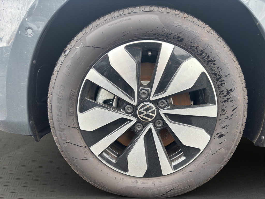 Touran 1.5l TSI Move *LED,ACC, TravelAssist*