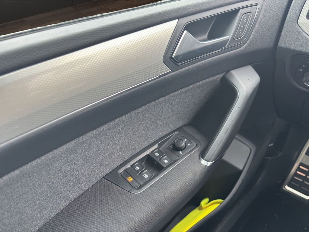 Touran 1.5l TSI Move *LED,ACC, TravelAssist*