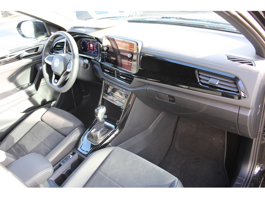 T-Roc 1.5l TSI R-Line *IQ Drive,LED,2-ZonenKlim,KeylessAccess,SHZ,ACC*