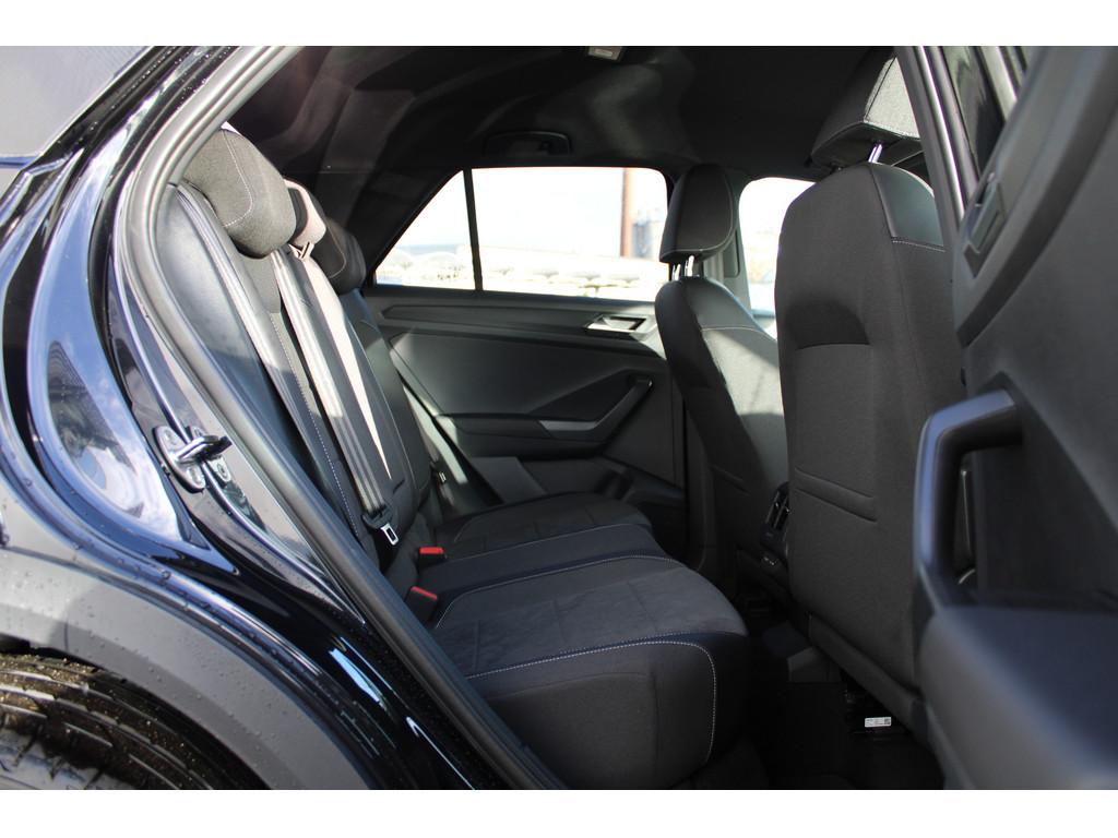 T-Roc 1.5l TSI R-Line *IQ Drive,LED,2-ZonenKlim,KeylessAccess,SHZ,ACC*