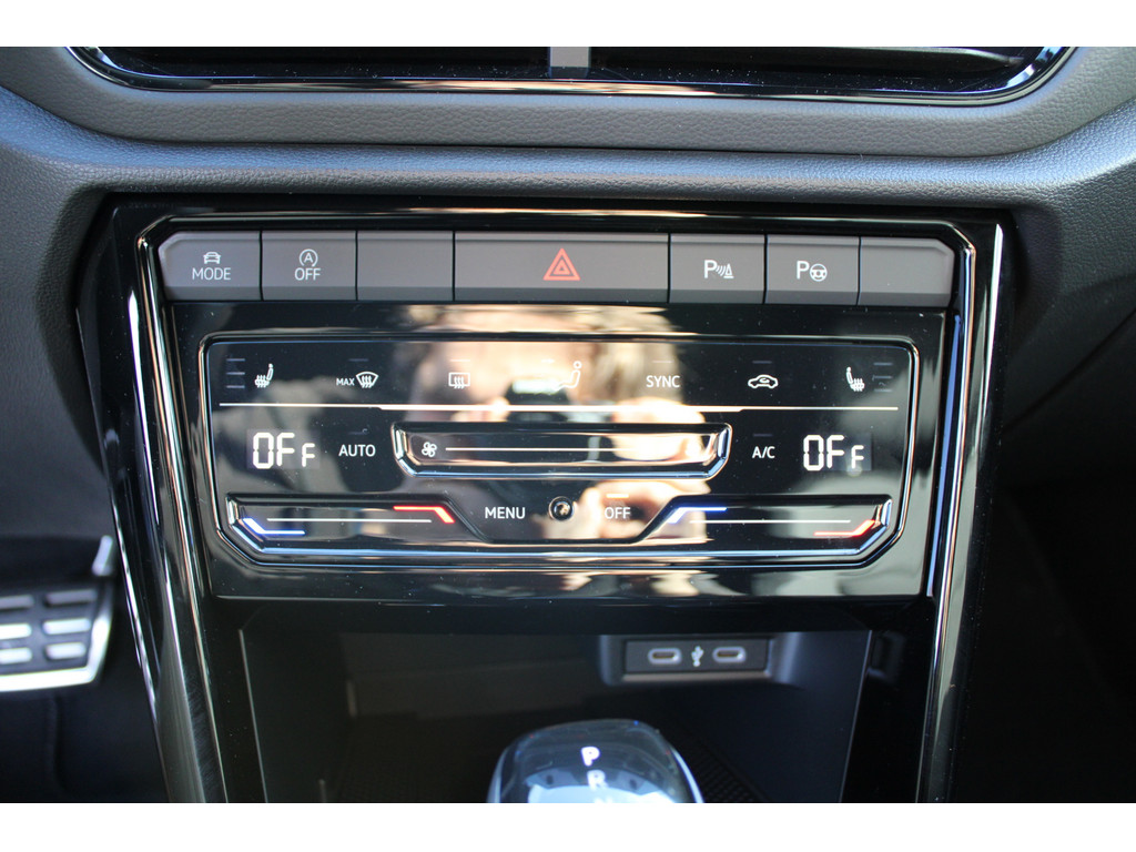 T-Roc 1.5l TSI R-Line *IQ Drive,LED,2-ZonenKlim,KeylessAccess,SHZ,ACC*