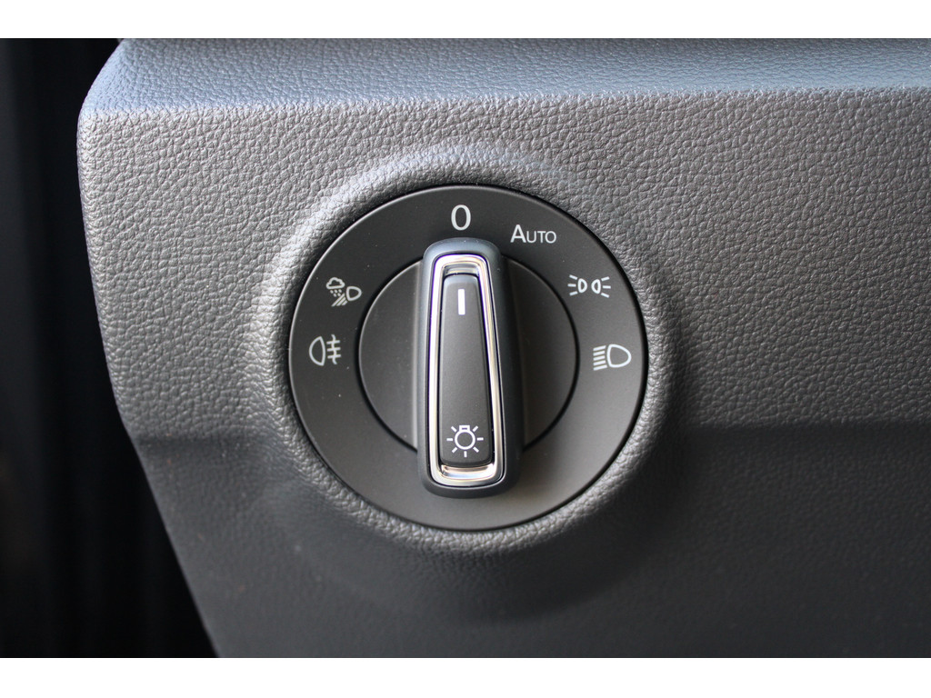 T-Roc 1.5l TSI R-Line *IQ Drive,LED,2-ZonenKlim,KeylessAccess,SHZ,ACC*
