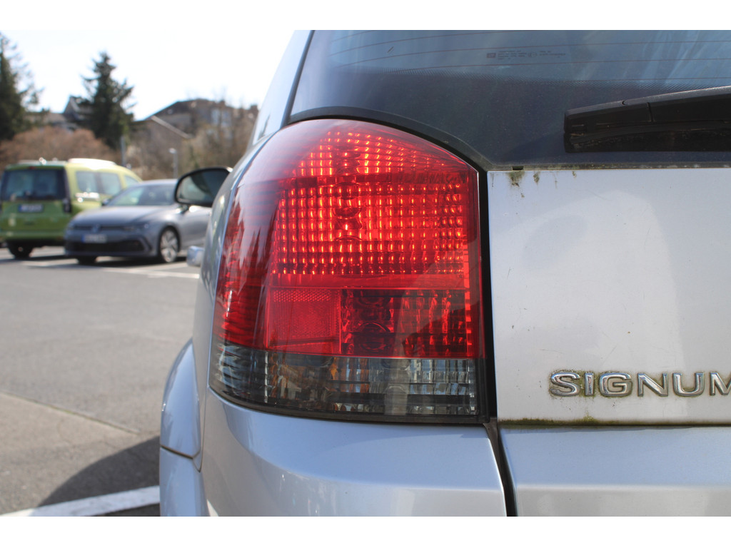 Signum 2.2l Elegance *Xenon,SitzPaket,Klima* * Gewerbe/Export *