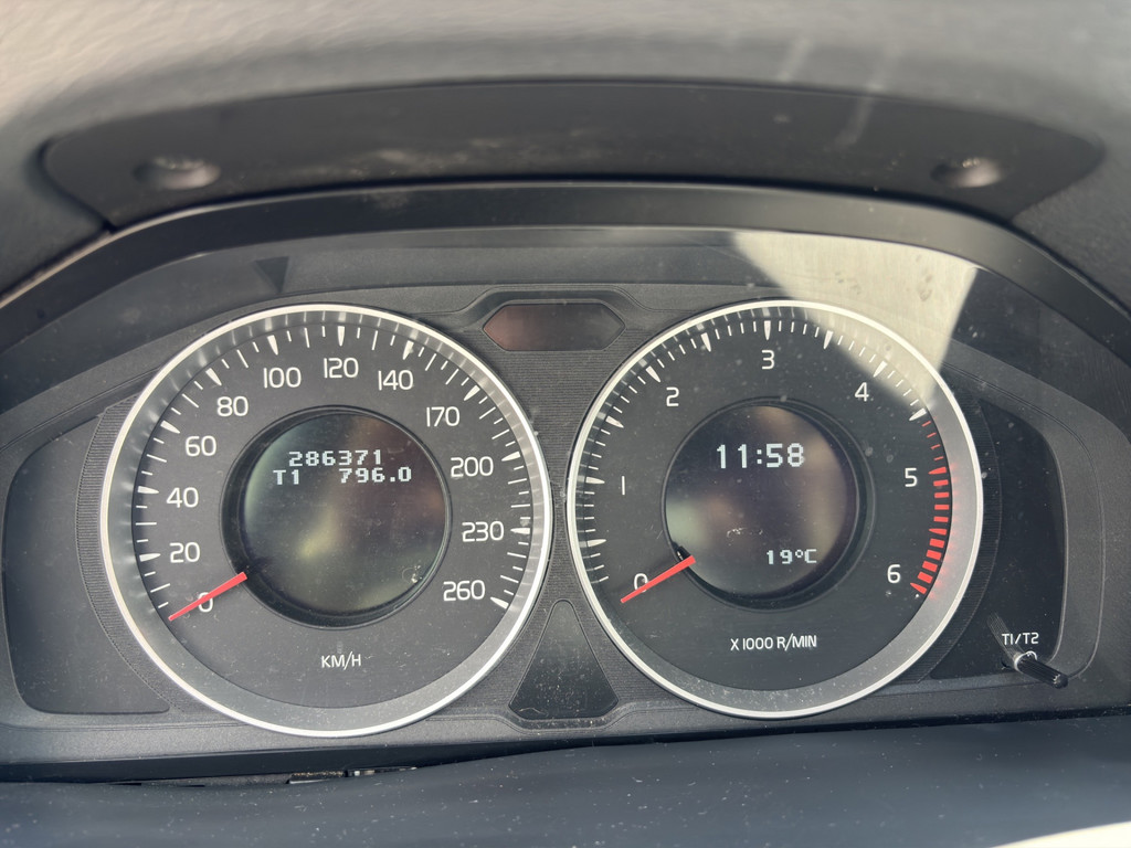 V 60 1.6 D Drive Kinetic
