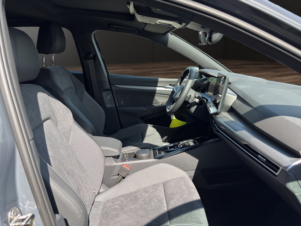 Golf VIII 1.5 eTSI 110 kW Edition 50