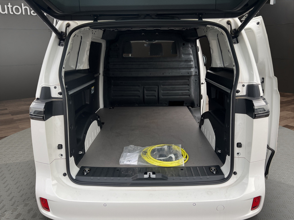 ID.Buzz 150 kW *RKamera, ACC, APP, LED, SHZ*