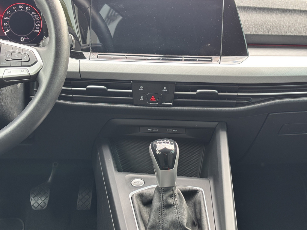 Golf VIII Variant 1.0 TSI Life *NAV,ACC,SHZ,LED,APP,LHZ,Keyless,Sr