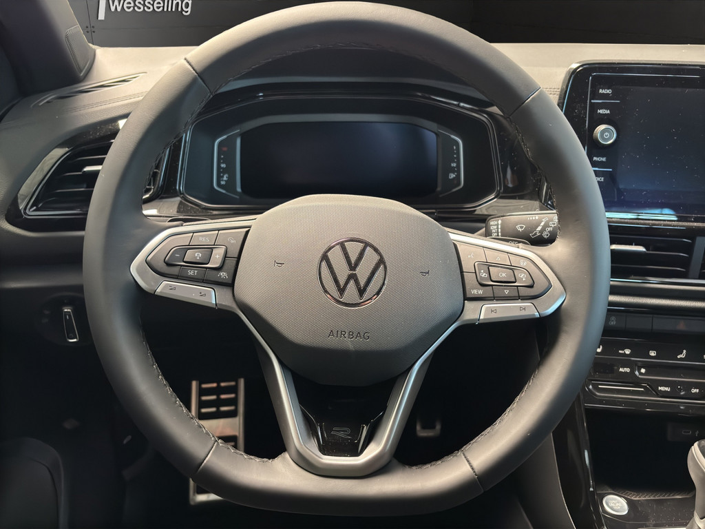 T-Roc 1.5 TSI R-Line *NAV,R.Kam,IQ.Drive,EasyOpen&Close,AHK,LEDPlus,AP