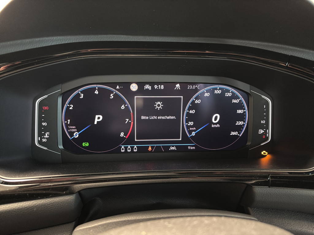 T-Roc 1.5 TSI R-Line *NAV,R.Kam,IQ.Drive,EasyOpen&Close,AHK,LEDPlus,AP